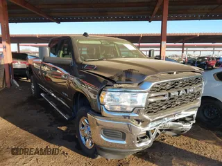 2020 Ram 2500 Tradesman z VIN 3C6UR5HJ0LG286909, wystawiony jako IAAI lot #41313846 z przebiegiem 44 450 mil mil oraz . Historia ofert i sprzedaży dostępna na DreamBid. Obrazek 1.