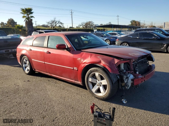 2005 Dodge Magnum RT with VIN 2D4GV58275H128227, listed as a Copart auction lot 88730495 with 156,947 mi miles and Salvage Title. Bid and sale history available at carsss.com. Image 4.