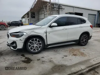 2022 BMW X1 xDrive28i with VIN WBXJG9C06N5U54122, listed as a Copart auction lot 45427915 with 46,803 mi miles and Salvage Title. Bid and sale history available at carsss.com. Image 1.
