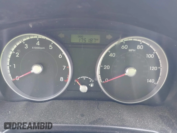 2010 Hyundai Accent GS z VIN KMHCM3AC7AU172494, wystawiony jako IAAI lot #42147729 z przebiegiem 175 187 mil mil oraz . Historia ofert i sprzedaży dostępna na DreamBid. Obrazek 7.