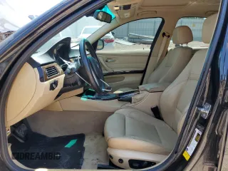 2011 BMW 3 Series 328i с VIN WBAPH7G52BNN07423, выставлен на аукционе Copart как лот 61913975 с пробегом 106 626 миль миль и Чистый • Clean title. История ставок и продаж доступна на DreamBid. Изображение 7.