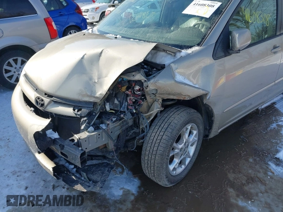 2007 Toyota Sienna XLE with VIN 5TDZK22C87S012988, listed as a IAAI auction lot 41608308 with 1 mi miles. Bid and sale history available at carsss.com. Image 6.