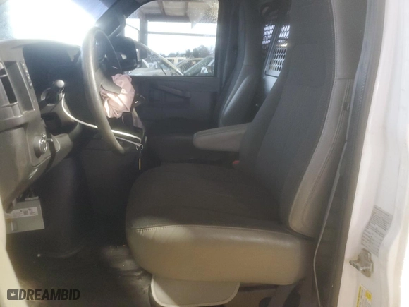 2019 GMC Savana Cargo Van with VIN 1GTW7AFG2K1293185, listed as a Copart auction lot 85685444 with 166,770 mi miles and Salvage Title. Bid and sale history available at carsss.com. Image 7.