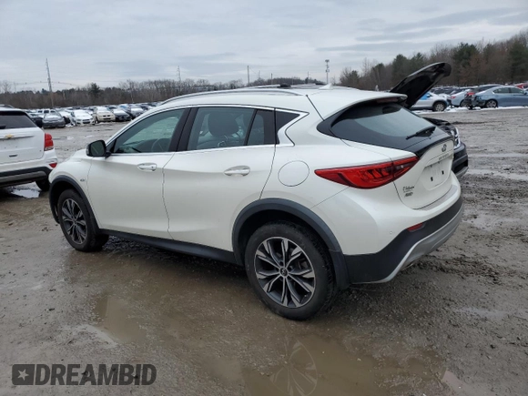 2018 Infiniti QX30 Premium with VIN SJKCH5CR0JA054730, listed as a Copart auction lot 40998554 with 33,126 mi miles. Bid and sale history available at carsss.com. Image 2.