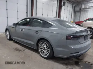 2019 Audi S5 Sportback Prestige z VIN WAUC4CF58KA022425, wystawiony jako IAAI lot #41691161 z przebiegiem 95 997 mil mil oraz . Historia ofert i sprzedaży dostępna na DreamBid. Obrazek 3.