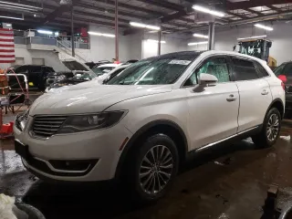 2017 Lincoln MKX Select with VIN 2LMPJ8KP0HBL18067, listed as a Copart auction lot 43121525 with 36,703 mi miles and Salvage Title. Bid and sale history available at carsss.com. Image 1.