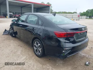 2021 Kia Forte FE with VIN 3KPF24AD5ME402798, listed as a IAAI auction lot 41891158 with 89,250 mi miles. Bid and sale history available at carsss.com. Image 3.