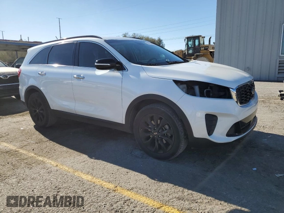 2020 Kia Sorento LX V6 with VIN 5XYPG4A55LG695652, listed as a Copart auction lot 88478465 with 88,107 mi miles and Salvage Title. Bid and sale history available at carsss.com. Image 4.