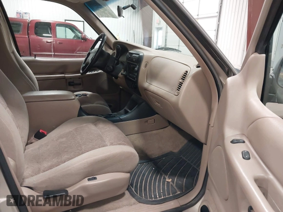 1998 Ford Explorer XLT с VIN 1FMZU32E8WUA42113, выставлен на аукционе IAAI как лот 41608275 с пробегом 149 567 миль миль и . История ставок и продаж доступна на DreamBid. Изображение 5.