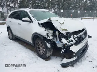 2016 Kia Sorento LX with VIN 5XYPG4A52GG002722, listed as a IAAI auction lot 41578102 with 113,683 mi miles. Bid and sale history available at carsss.com. Image 1.