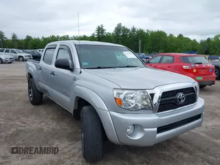 2011 Toyota Tacoma z VIN 3TMLU4EN4BM069898, wystawiony jako IAAI lot #42371500 z przebiegiem 201 538 mil mil oraz . Historia ofert i sprzedaży dostępna na DreamBid. Obrazek 1.