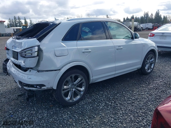 2018 Audi Q3 Premium Plus with VIN WA1JCCFS9JR009373, listed as a IAAI auction lot 41816704 with 95,244 mi miles. Bid and sale history available at carsss.com. Image 4.
