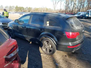 2014 Audi Q7 3.0T S line Prestige with VIN WA1DGAFE5ED013147, listed as a IAAI auction lot 41432296 with 121,861 mi miles. Bid and sale history available at carsss.com. Image 14.