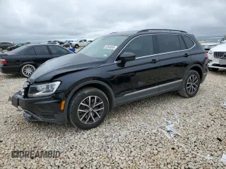 2020 Volkswagen Tiguan SE z VIN 3VV3B7AX7LM153778, wystawiony jako Copart lot #52045695 z przebiegiem 49 191 mil mil oraz Szkody całkowita. Historia ofert i sprzedaży dostępna na DreamBid. Obrazek 1.