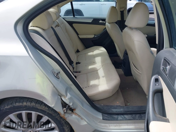 2011 Volkswagen Jetta SEL с VIN 3VWLZ7AJ7BM112147, выставлен на аукционе IAAI как лот 41967599 с пробегом 196 665 миль миль и . История ставок и продаж доступна на DreamBid. Изображение 8.
