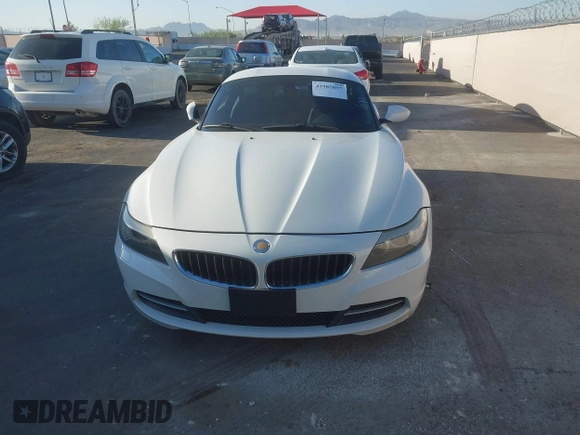 2009 BMW Z4 sDrive30i with VIN WBALM53549E161311, listed as a IAAI auction lot 41985897 with 112,997 mi miles. Bid and sale history available at carsss.com. Image 6.