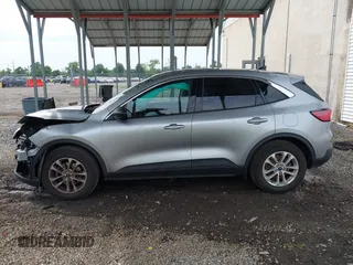 2022 Ford Escape SE with VIN 1FMCU0G6XNUB13770, listed as a IAAI auction lot 42697195 with 26,428 mi miles and . Bid and sale history available at DreamBid. Image 14.