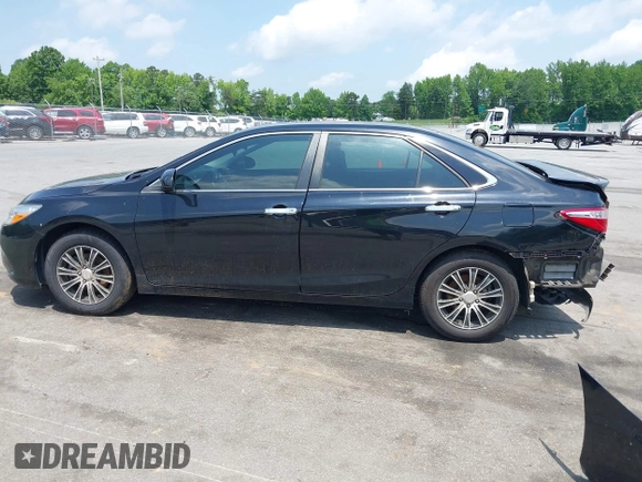 2015 Toyota Camry XLE z VIN 4T1BF1FK3FU089923, wystawiony jako IAAI lot #42285166 z przebiegiem 109 631 mil mil oraz . Historia ofert i sprzedaży dostępna na DreamBid. Obrazek 14.