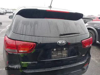 2019 Kia Sorento LX with VIN 5XYPG4A36KG568969, listed as a IAAI auction lot 41922267 with 80,176 mi miles. Bid and sale history available at carsss.com. Image 16.