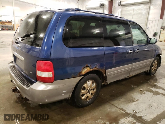 2005 Kia Sedona LX with VIN KNDUP132556681132, listed as a Copart auction lot 45687035 with 226,291 mi miles and Non Repairable. Bid and sale history available at carsss.com. Image 3.