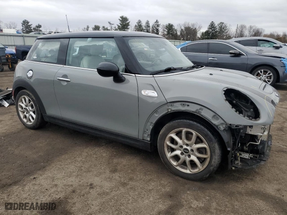 2016 MINI Cooper Hardtop S with VIN WMWXP7C55G3B92633, listed as a Copart auction lot 47946985 with 112,104 mi miles and Salvage Title. Bid and sale history available at carsss.com. Image 4.