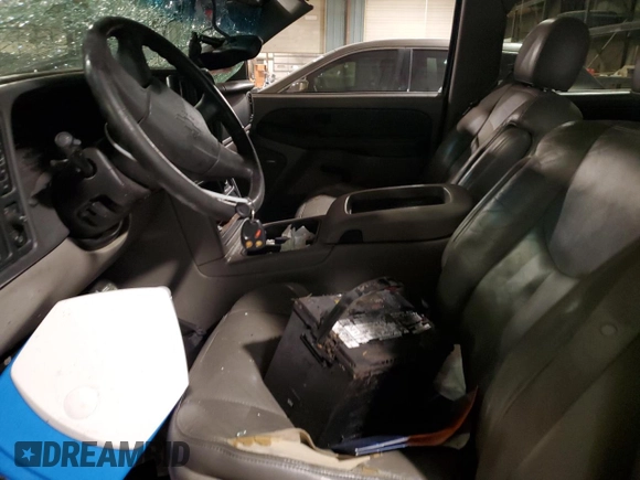 2003 Chevrolet Suburban LT with VIN 3GNGK26UX3G136660, listed as a Copart auction lot 82666304 with 0 mi miles and Salvage Title. Bid and sale history available at carsss.com. Image 7.