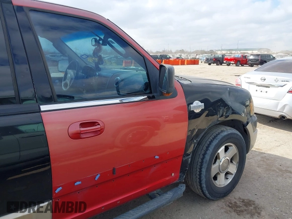 2006 Ford Expedition Eddie Bauer with VIN 1FMFU17506LA34674, listed as a IAAI auction lot 41502098 with 242,828 mi miles. Bid and sale history available at carsss.com. Image 6.
