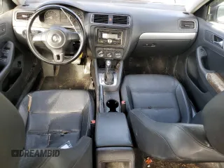 2013 Volkswagen Jetta SE z VIN 3VWDP7AJ8DM377012, wystawiony jako Copart lot #61083685 z przebiegiem 180 787 mil mil oraz Szkoda całkowita • Salvage title. Historia ofert i sprzedaży dostępna na DreamBid. Obrazek 8.