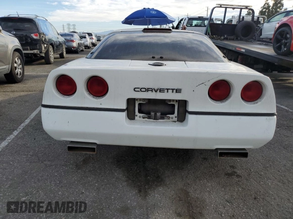 1990 Chevrolet Corvette z VIN 1G1YY2382L5120018, wystawiony jako Copart lot #46445825 z przebiegiem Nie podano mil oraz Czysty tytuł • Clean title. Historia ofert i sprzedaży dostępna na DreamBid. Obrazek 6.