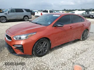 2020 Kia Forte GT-Line z VIN 3KPF34AD5LE239615, wystawiony jako Copart lot #51017715 z przebiegiem 89 084 mil mil oraz Czysty tytuł • Clean title. Historia ofert i sprzedaży dostępna na DreamBid. Obrazek 1.