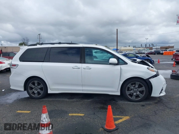 2018 Toyota Sienna SE with VIN 5TDXZ3DC5JS943512, listed as a IAAI auction lot 41786389 with 81,280 mi miles and . Bid and sale history available at DreamBid. Image 13.
