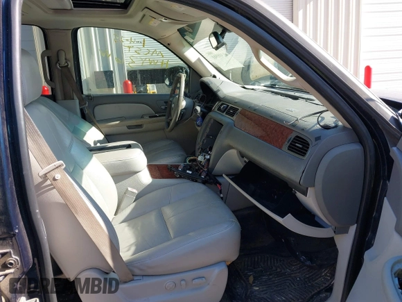 2007 Chevrolet Avalanche 1LT with VIN 3GNEC12017G267516, listed as a IAAI auction lot 41308501 with 227,060 mi miles and . Bid and sale history available at DreamBid. Image 5.