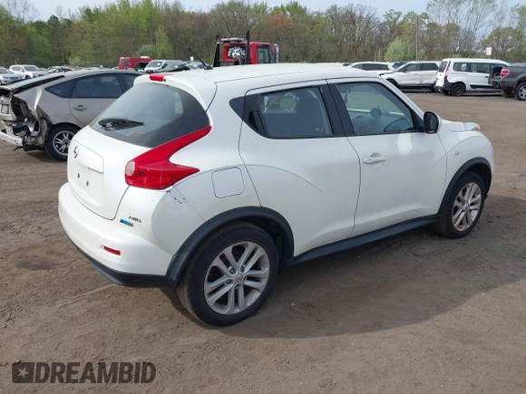 2014 Nissan Juke S with VIN JN8AF5MV6ET482103, listed as a IAAI auction lot 42126935 with 125,506 mi miles. Bid and sale history available at carsss.com. Image 4.