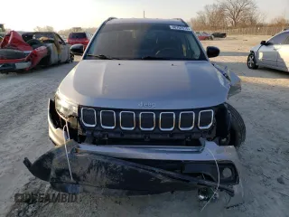 2022 Jeep Compass Latitude Lux with VIN 3C4NJDFB8NT178915, listed as a Copart auction lot 48702815 with 16,441 mi miles and Salvage title. Bid and sale history available at DreamBid. Image 5.