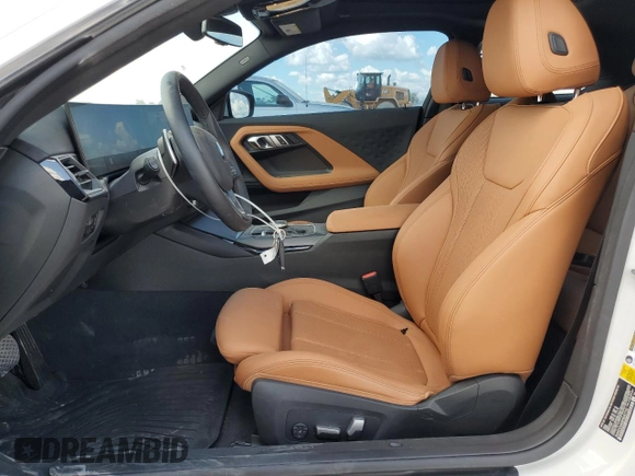 2023 BMW 2 Series 230i z VIN 3MW23CM06P8D67753, wystawiony jako Copart lot #71839884 z przebiegiem 9 900 mil mil oraz Szkoda całkowita • Salvage title. Historia ofert i sprzedaży dostępna na DreamBid. Obrazek 7.