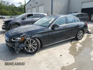 2017 Mercedes-Benz C 300 z VIN WDDWF4JB9HR260037, wystawiony jako Copart lot #62105495 z przebiegiem 123 045 mil mil oraz Szkoda całkowita • Salvage title. Historia ofert i sprzedaży dostępna na DreamBid. Obrazek 1.