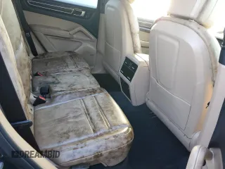2019 Porsche Cayenne z VIN WP1AA2AYXKDA04925, wystawiony jako Copart lot #65714972 z przebiegiem Nie podano mil oraz . Historia ofert i sprzedaży dostępna na DreamBid. Obrazek 6.