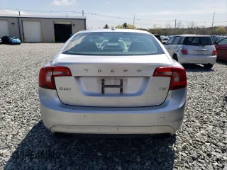 2014 Volvo S60 T5 z VIN YV1612FS1E1280860, wystawiony jako Copart lot #54199565 z przebiegiem 173 681 mil mil oraz Czysty tytuł • Clean title. Historia ofert i sprzedaży dostępna na DreamBid. Obrazek 6.