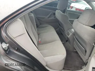 2008 Toyota Camry LE z VIN 4T4BE46K58R034841, wystawiony jako Copart lot #42176215 z przebiegiem Nie podano mil oraz Nie do naprawy • Non repairable. Historia ofert i sprzedaży dostępna na DreamBid. Obrazek 10.