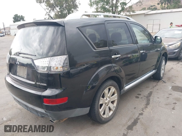 2008 Mitsubishi Outlander SE z VIN JA4LS31W28Z013040, wystawiony jako IAAI lot #42422285 z przebiegiem 155 225 mil mil oraz . Historia ofert i sprzedaży dostępna na DreamBid. Obrazek 4.