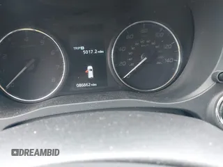 2020 Mitsubishi Outlander SE z VIN JA4AD3A37LZ044719, wystawiony jako IAAI lot #39303659 z przebiegiem 86 662 mil mil oraz . Historia ofert i sprzedaży dostępna na DreamBid. Obrazek 7.