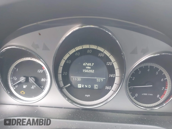 2010 Mercedes-Benz C 300 Sport z VIN WDDGF8BB5AF474511, wystawiony jako IAAI lot #42333110 z przebiegiem 150 202 mil mil oraz . Historia ofert i sprzedaży dostępna na DreamBid. Obrazek 7.