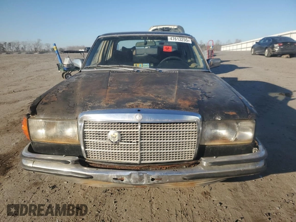 1979 Mercedes-Benz C z VIN 11602510143405, wystawiony jako Copart lot #47613255 z przebiegiem 247 571 mil mil oraz Czysty tytuł • Clean title. Historia ofert i sprzedaży dostępna na DreamBid. Obrazek 5.