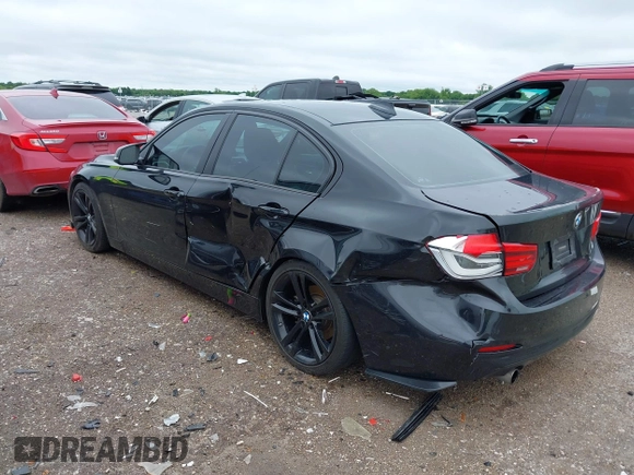 2018 BMW 3 Series 320i z VIN WBA8E1G53JNU91774, wystawiony jako IAAI lot #42189798 z przebiegiem 147 043 mil mil oraz . Historia ofert i sprzedaży dostępna na DreamBid. Obrazek 3.
