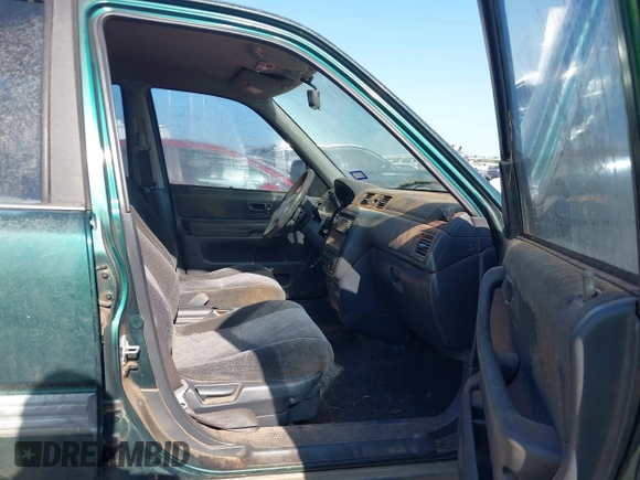 2001 Honda CR-V LX with VIN JHLRD28431S005961, listed as a IAAI auction lot 41993101 with 265,599 mi miles. Bid and sale history available at carsss.com. Image 5.