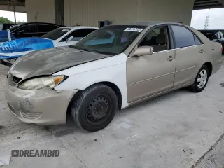 2005 Toyota Camry STD z VIN 4T1BE32KX5U404218, wystawiony jako Copart lot #59541735 z przebiegiem 122 522 mil mil oraz Szkoda całkowita • Salvage title. Historia ofert i sprzedaży dostępna na DreamBid. Obrazek 1.