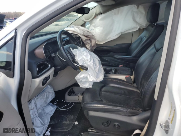 2018 Chrysler Pacifica Touring L with VIN 2C4RC1BG5JR192988, listed as a Copart auction lot 49042485 with 97,948 mi miles and Salvage Title. Bid and sale history available at carsss.com. Image 7.
