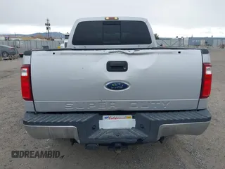 2008 Ford Super Duty F-250 SRW XL with VIN 1FTSX21548EA50876, listed as a IAAI auction lot 41540247 with 263,132 mi miles. Bid and sale history available at carsss.com. Image 16.