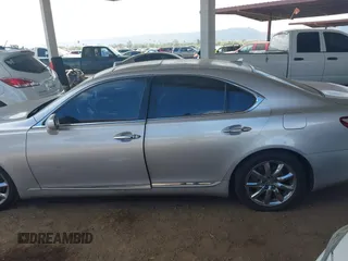 2007 Lexus LS with VIN JTHBL46F575048348, listed as a IAAI auction lot 42043015 with 201,281 mi miles. Bid and sale history available at carsss.com. Image 14.