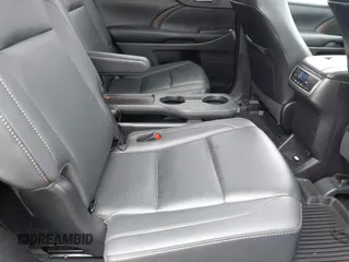 2019 Toyota Highlander SE z VIN 5TDJZRFH8KS727883, wystawiony jako IAAI lot #41882956 z przebiegiem 56 043 mil mil oraz . Historia ofert i sprzedaży dostępna na DreamBid. Obrazek 8.